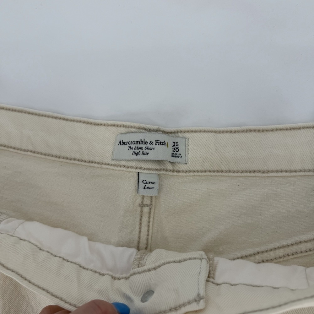 Abercrombie & Fitch Sz 35/20 The Mom Short Ivory High Rise Curve Love 2.5 Inseam - Picture 3 of 7